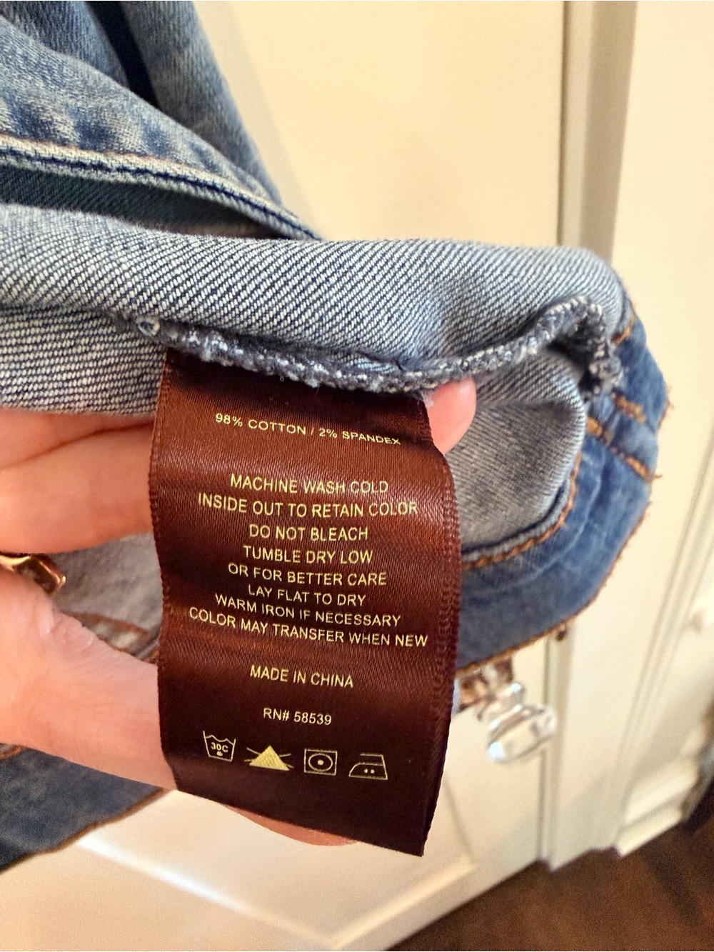 KUT From The Kloth Amelia Denim Jacket Stretch Button Front Blue Wash Large - Picture 4 of 8
